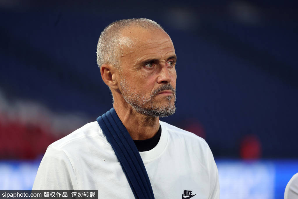 齐达内的足球哲学：怀念昔日激情与进攻之美